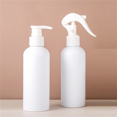 Pihustage udupudel taimedele